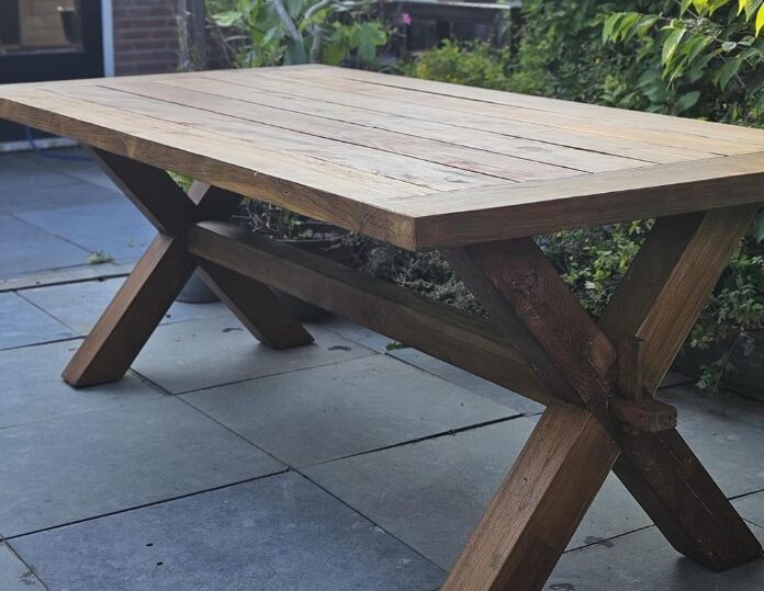 Massief houten teaktafel