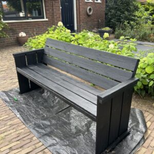 Steigerhouten bankje